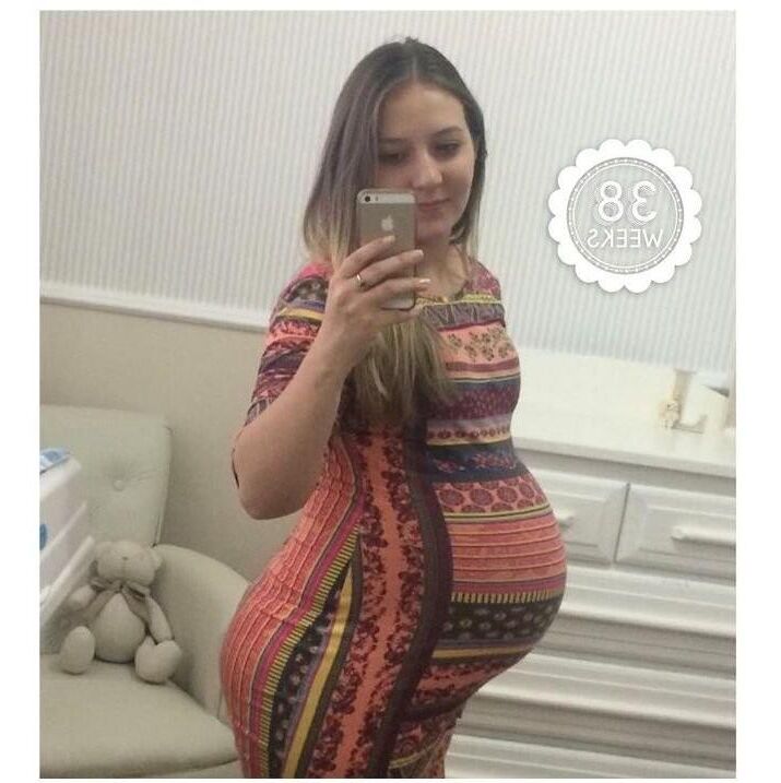 [Pregnant] wife gets photographed