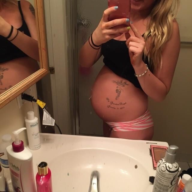 [Pregnant] selfies of a young blonde