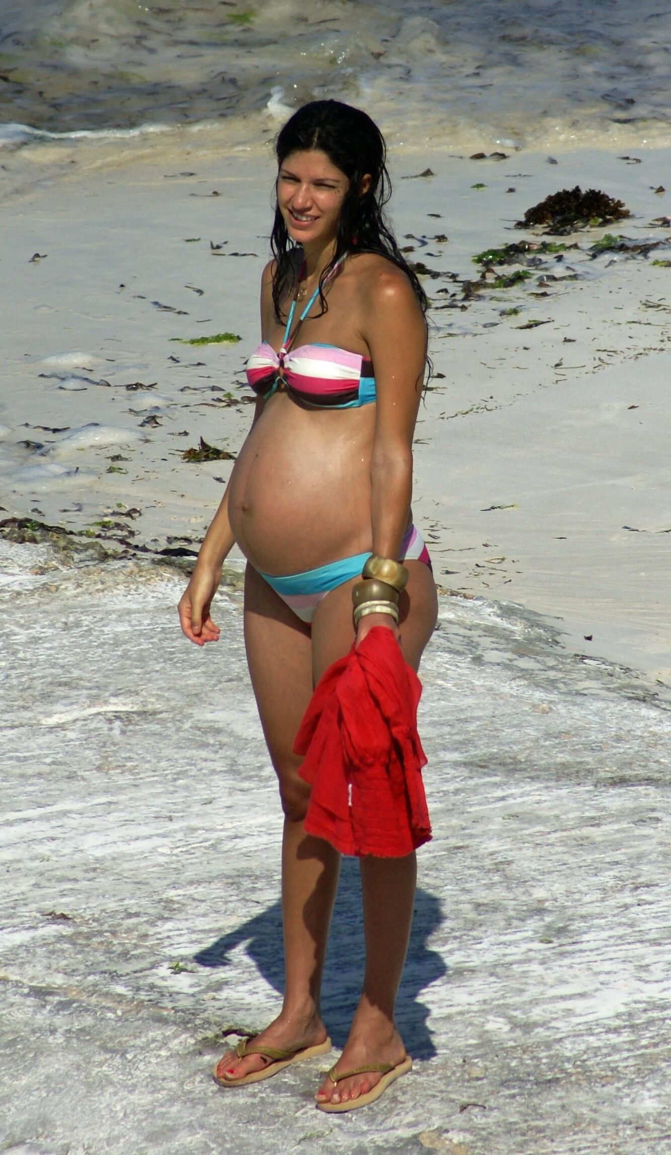 [Pregnant] beauties on the beach