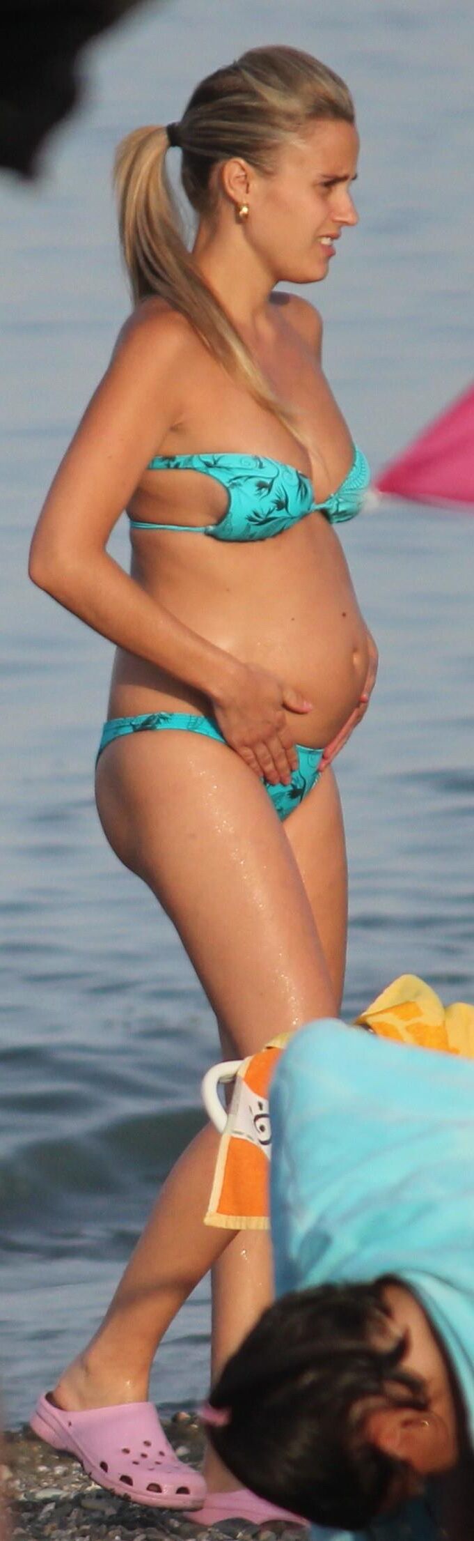 [Pregnant] beauties on the beach