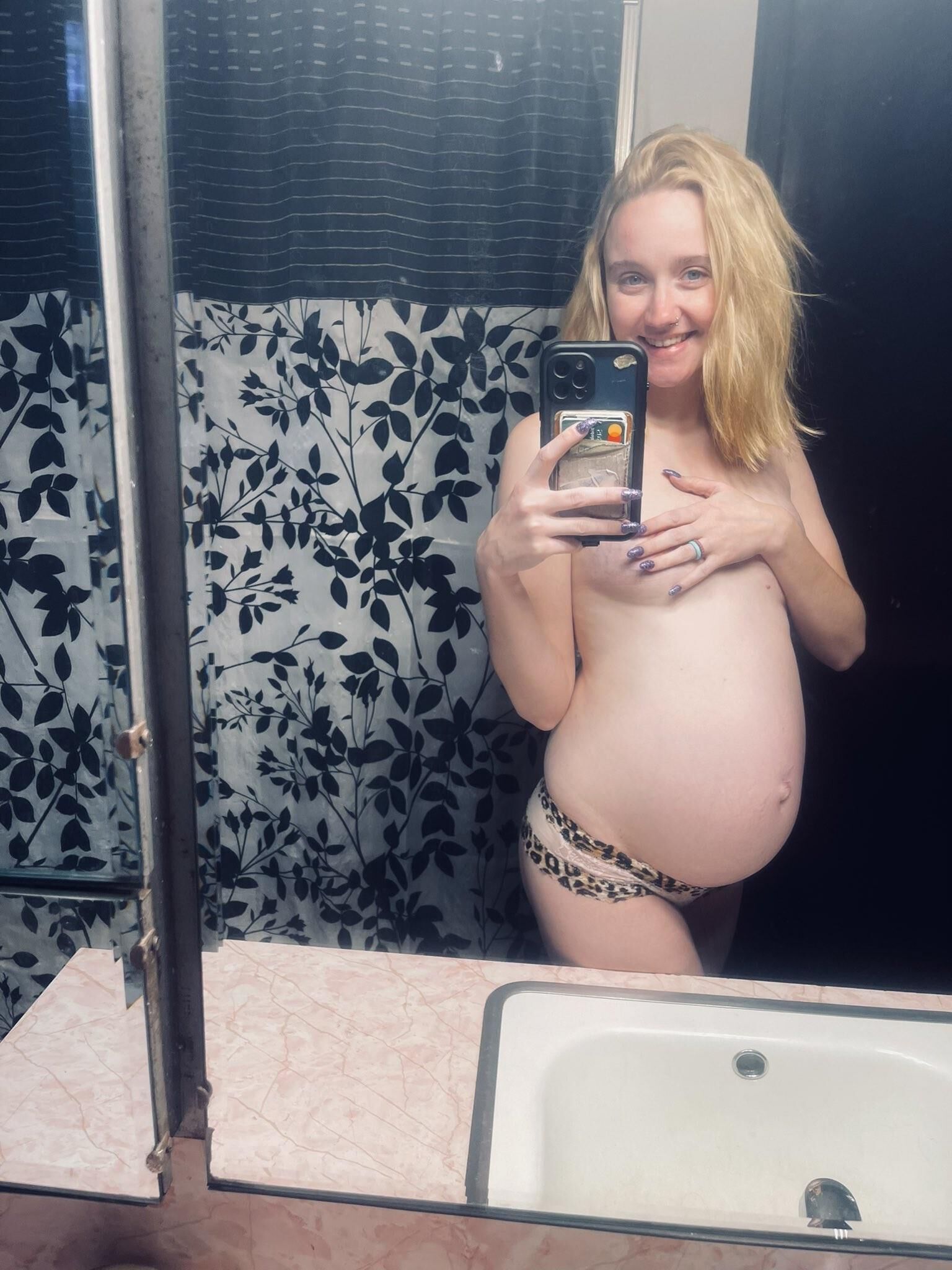 pregnant sexy belly