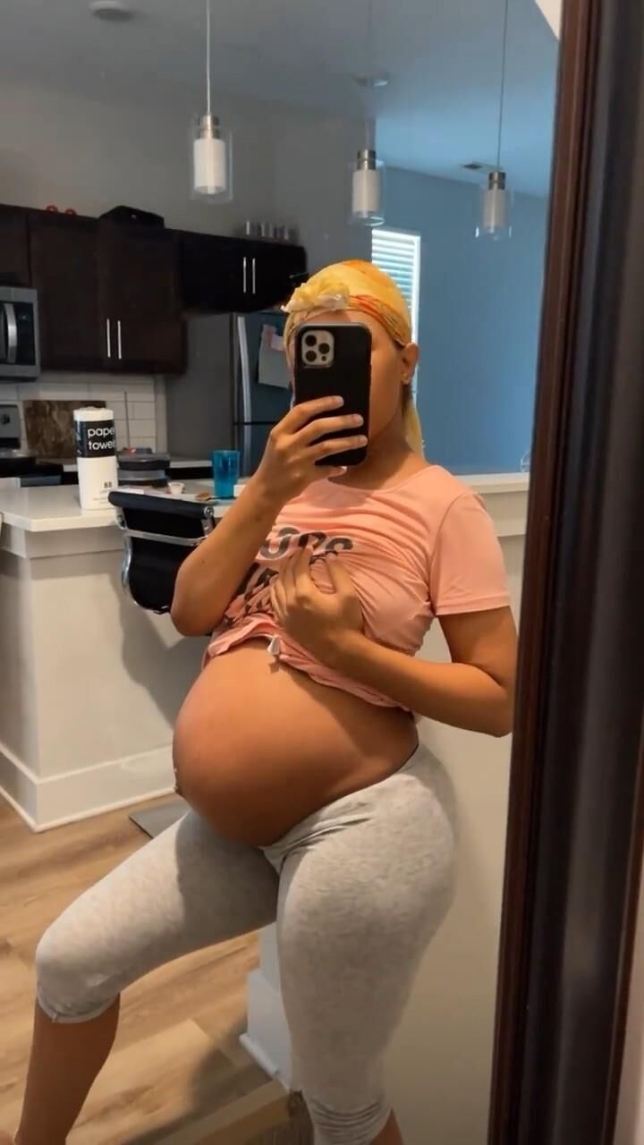 [Pregnant] black MILF from insta