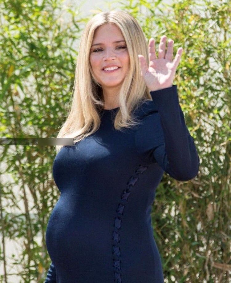 Virginie Efira pregnant