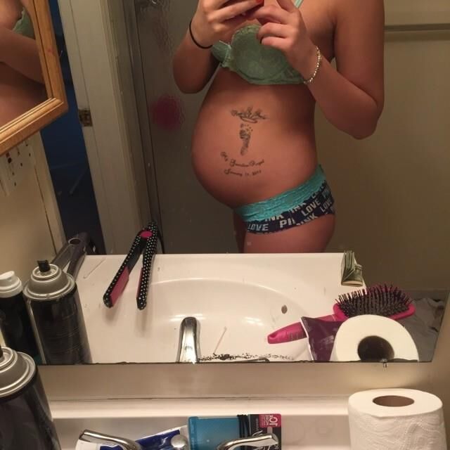 [Pregnant] selfies of a young blonde