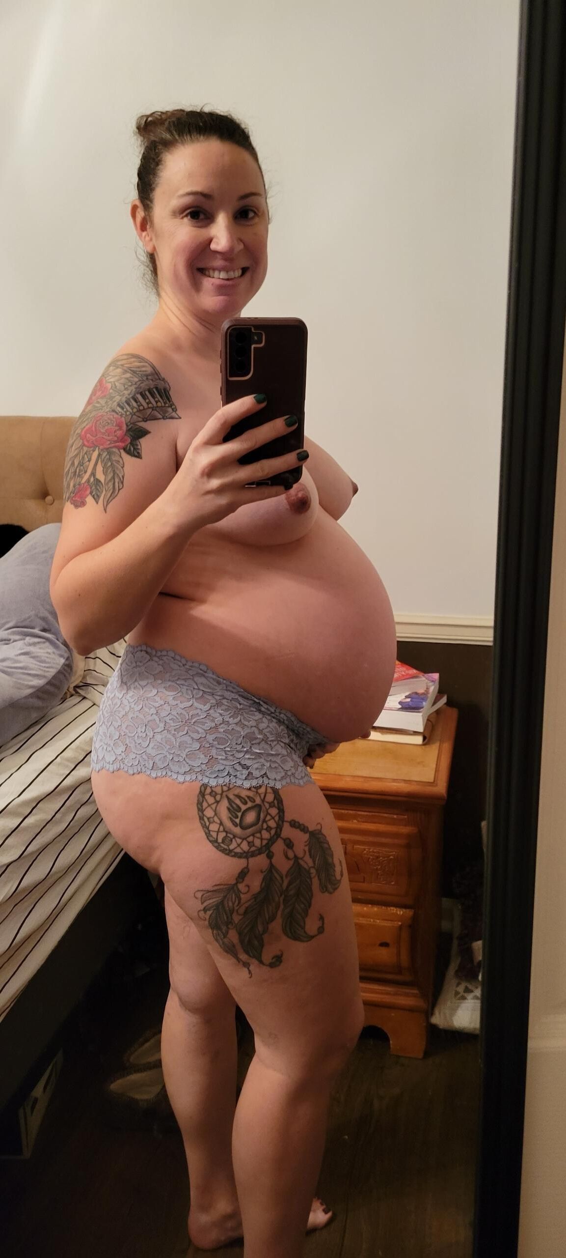 [Pregnant] Argentinian mom