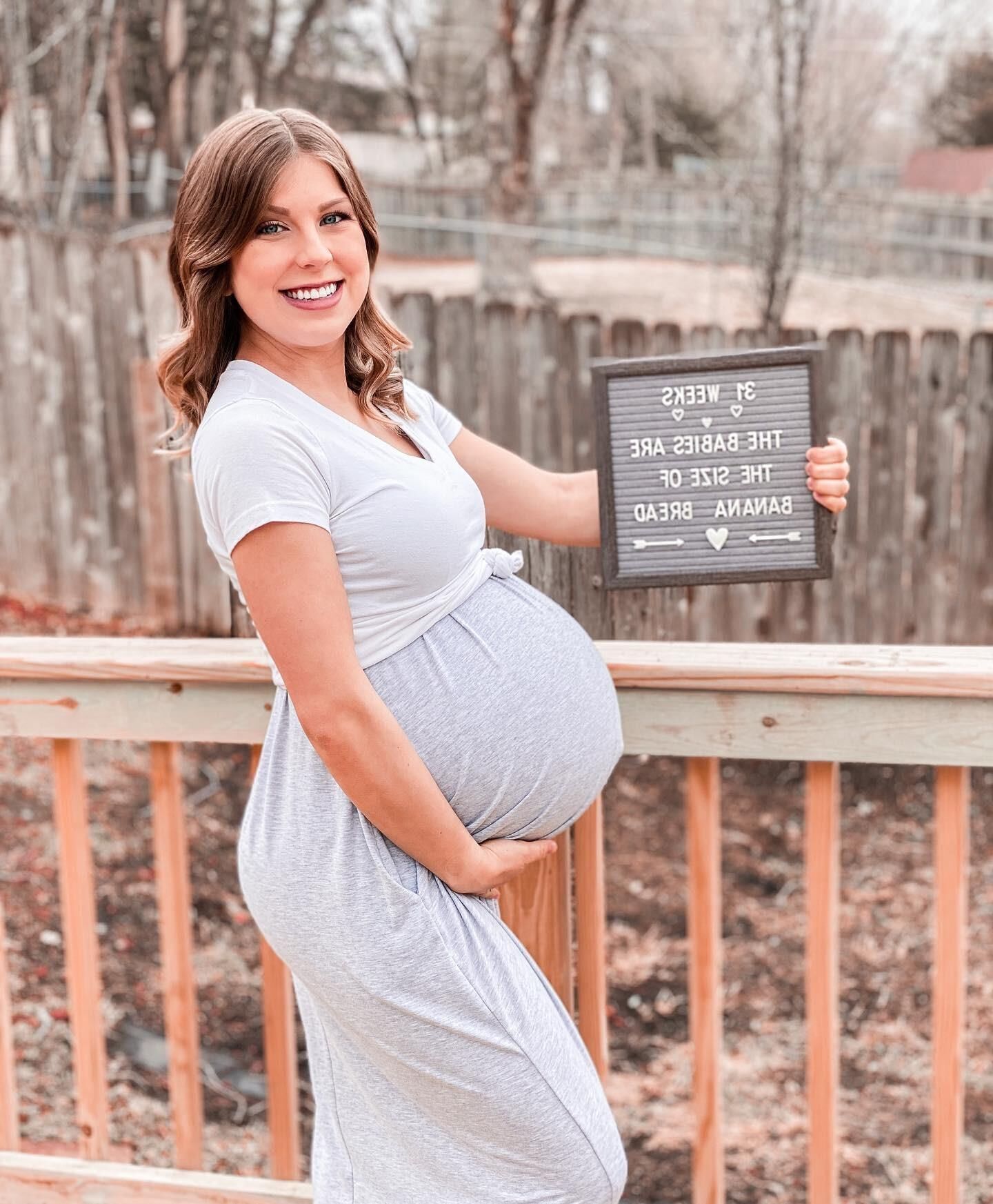 Katie, maman jumelle enceinte et amateur, comment la baiser ?