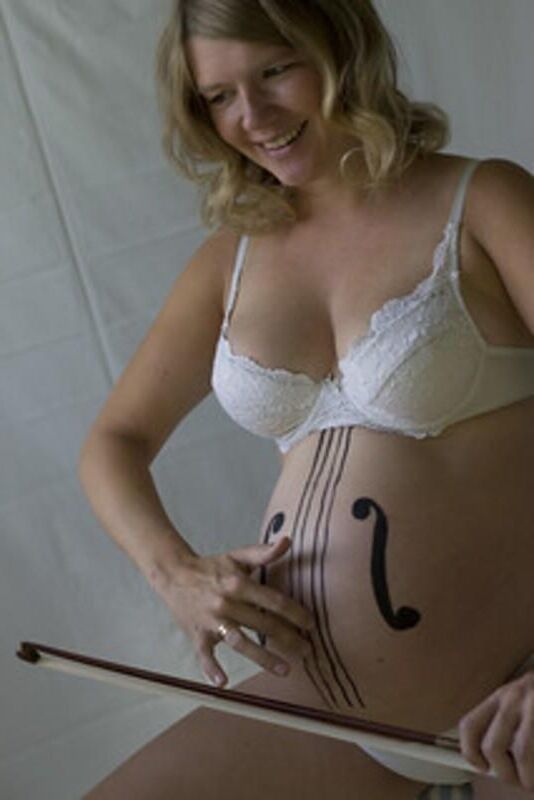 [Pregnant] French mom Viola