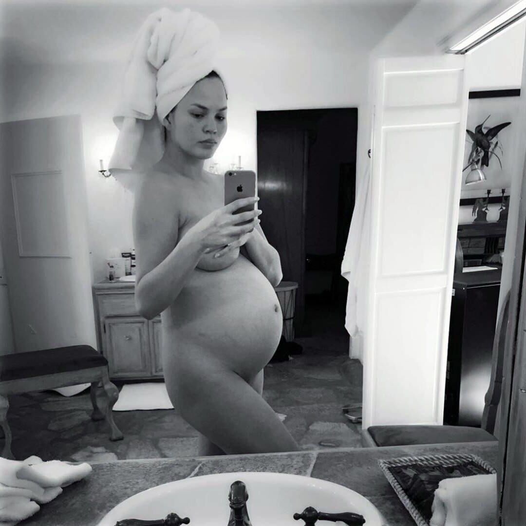 Mirror mirror on the wall, who's the sexiest preggo of them all?