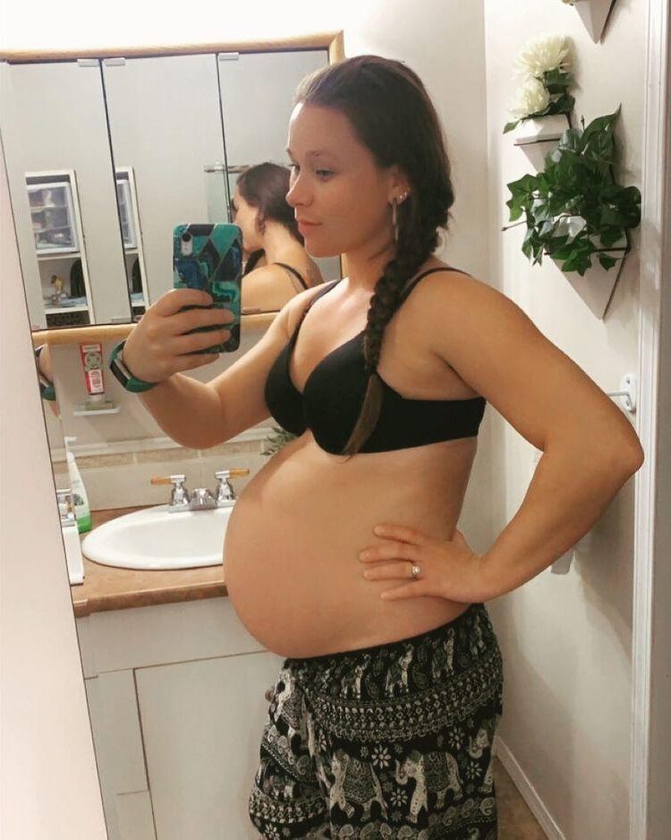 Mirror mirror on the wall, who's the sexiest preggo of them all?