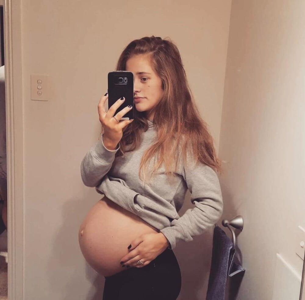 Mirror mirror on the wall, who's the sexiest preggo of them all?