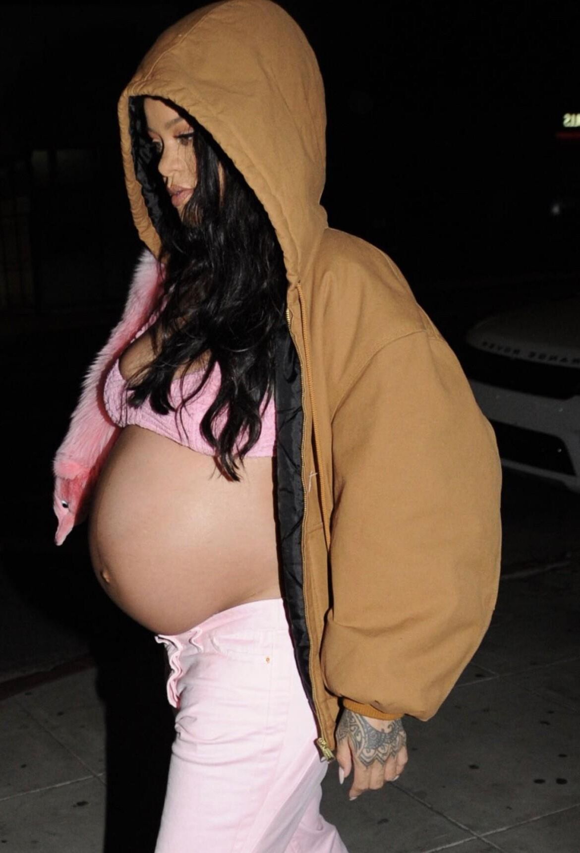 Rihanna enceinte parfaite