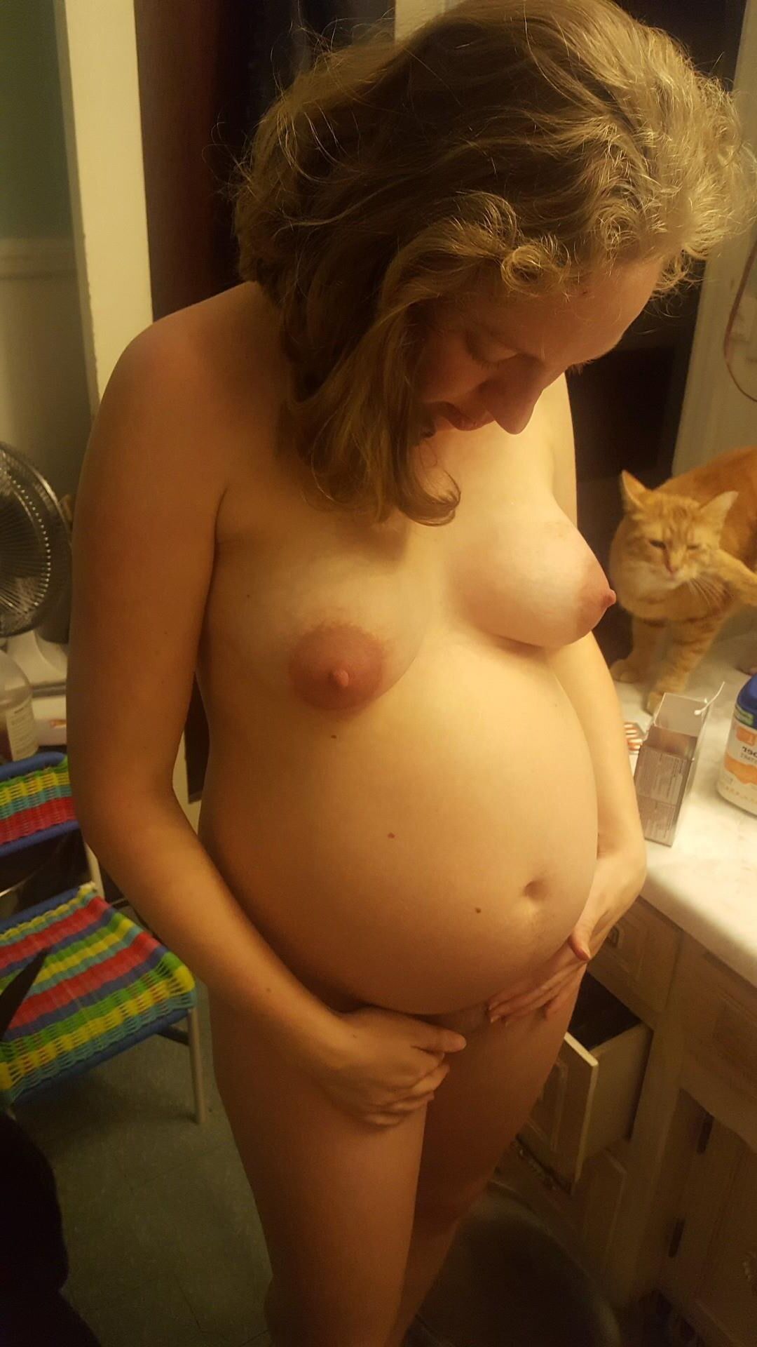 [Pregnant] young mom naked at home