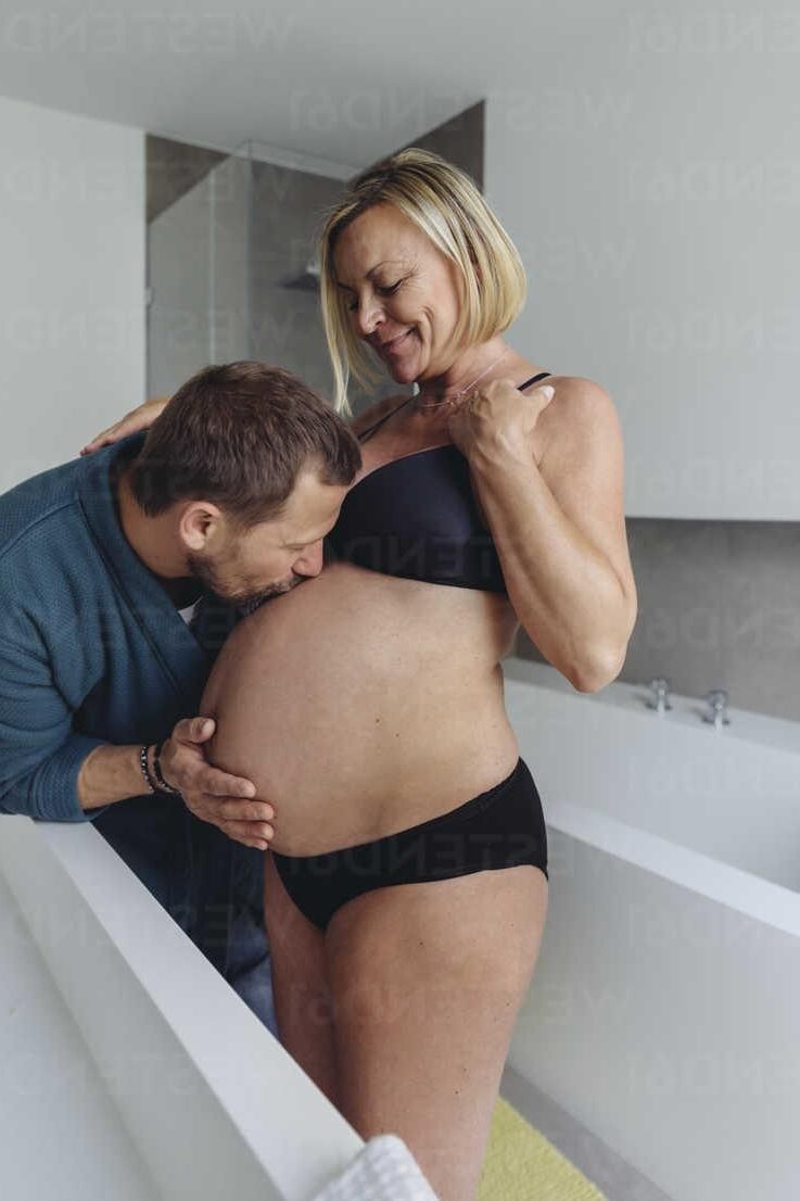 [Pregnant] mature German very happy