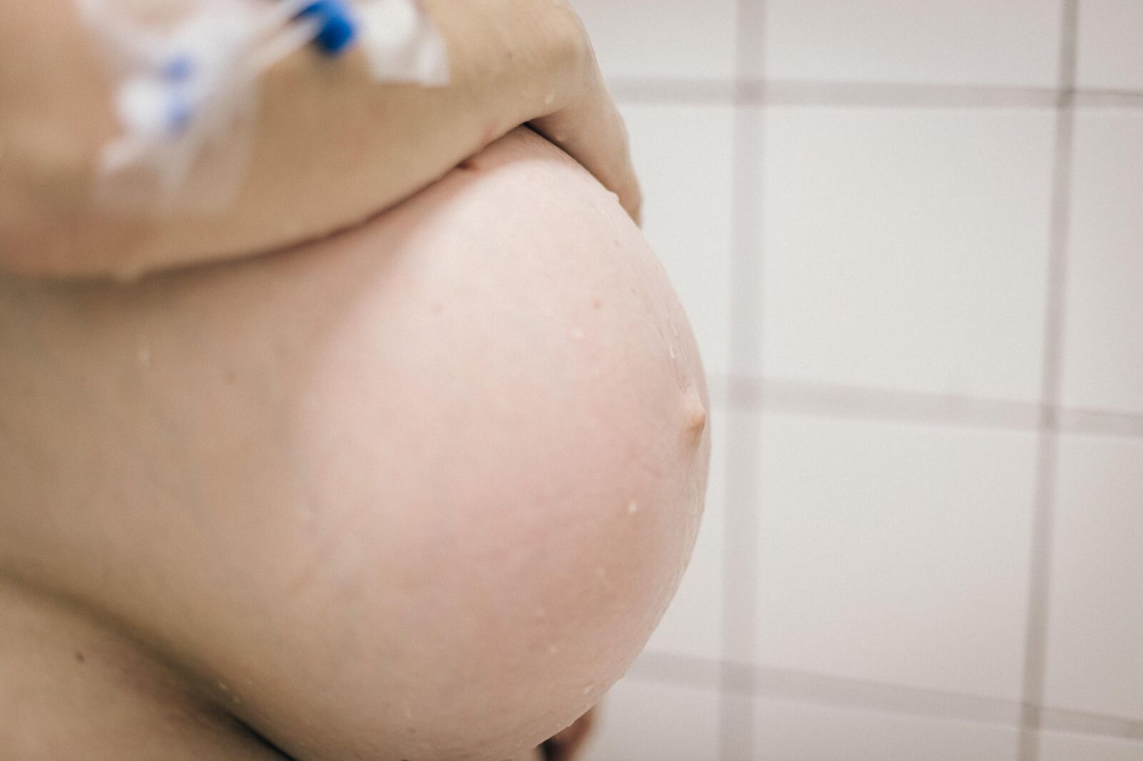 Mãe grávida em trabalho de parto 11