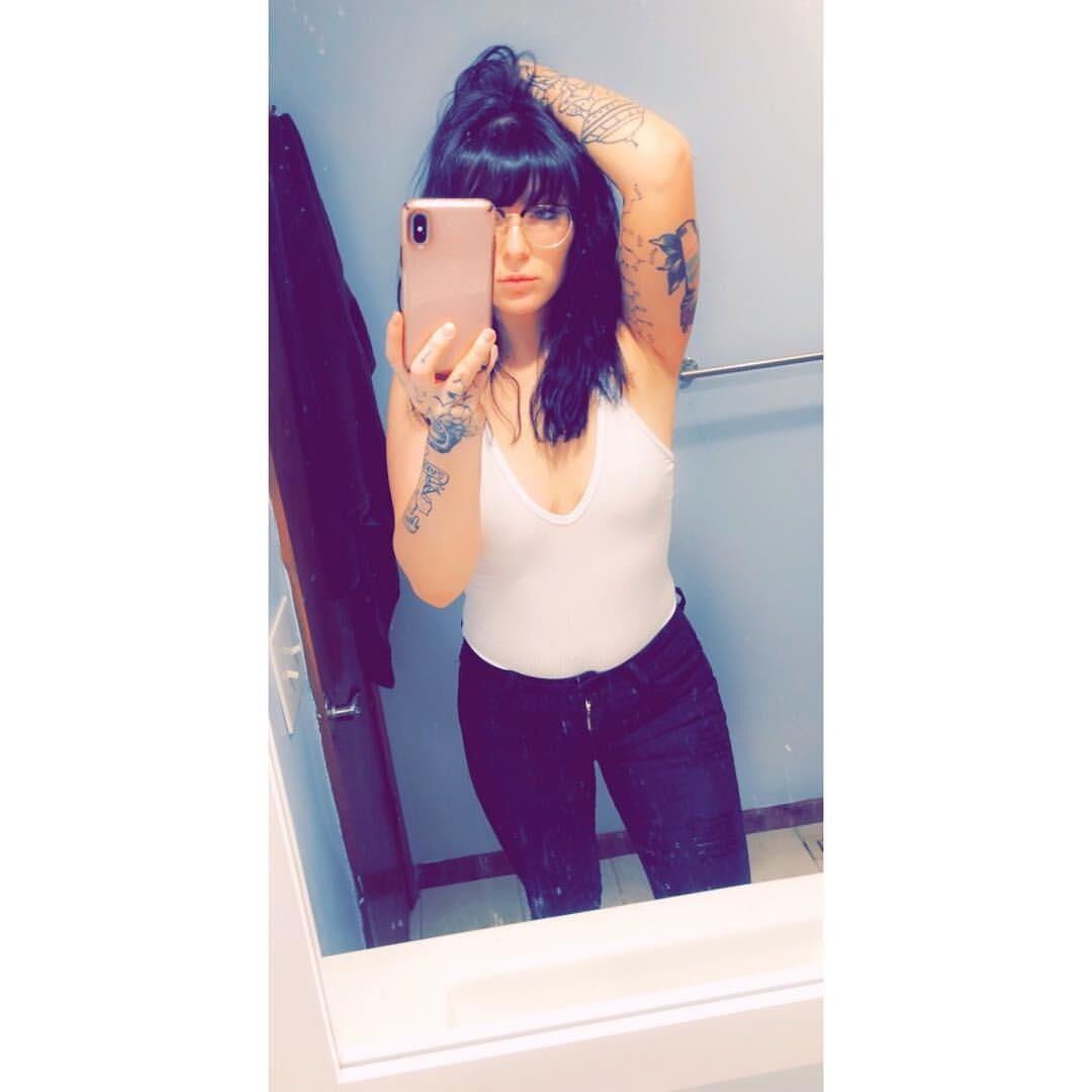 Hipster Bitch (Preggo)