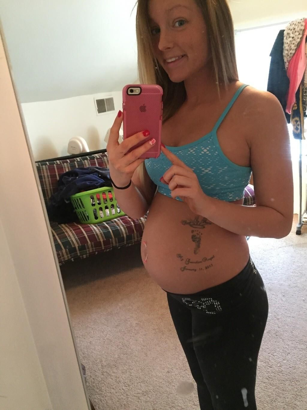 [Pregnant] selfies of a young blonde