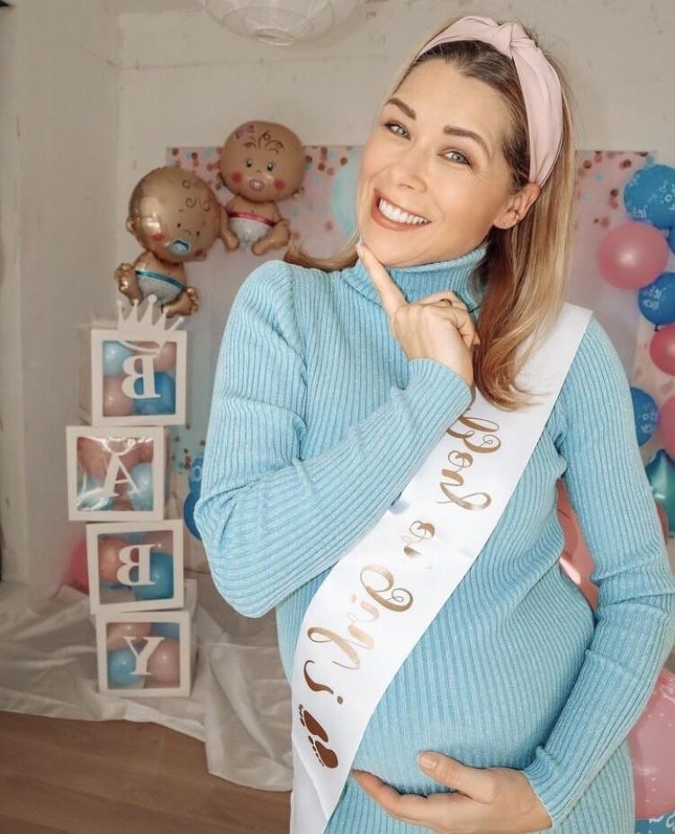 Tanja Szewczenko pregnant