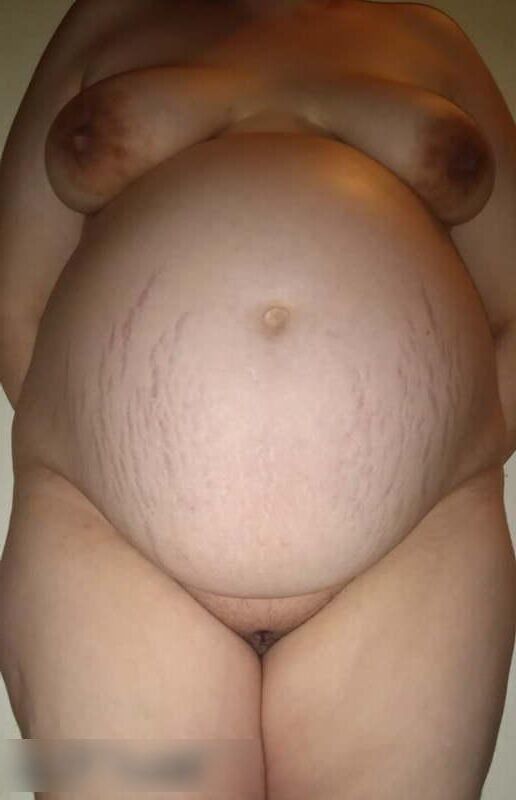 [Pregnant] French mom with a very big belly