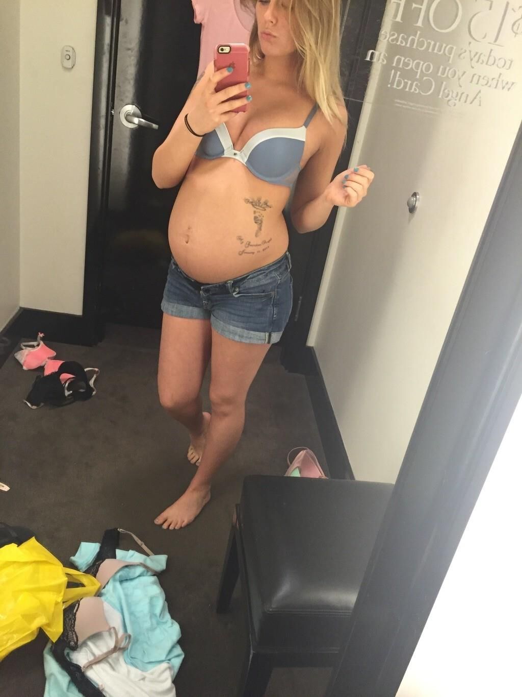 [Pregnant] selfies of a young blonde