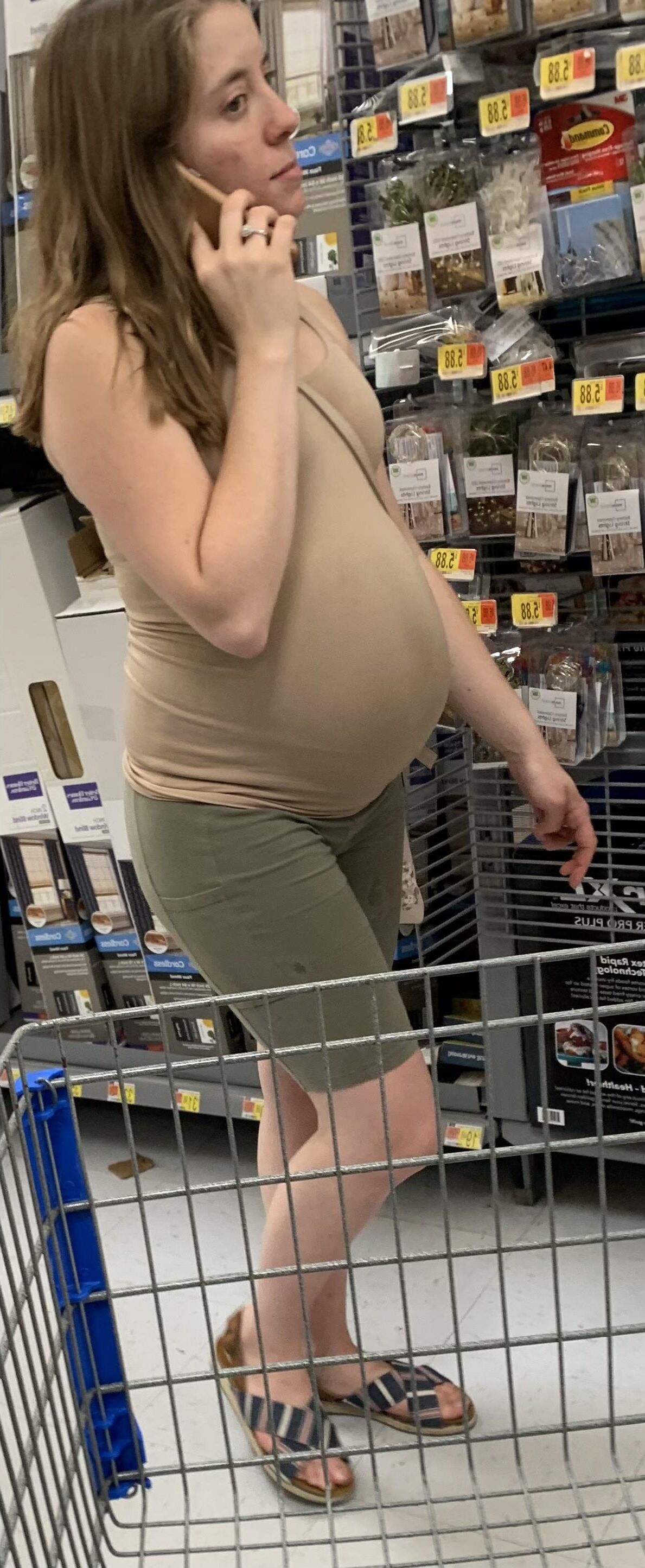 [Pregnant] women at supermarket