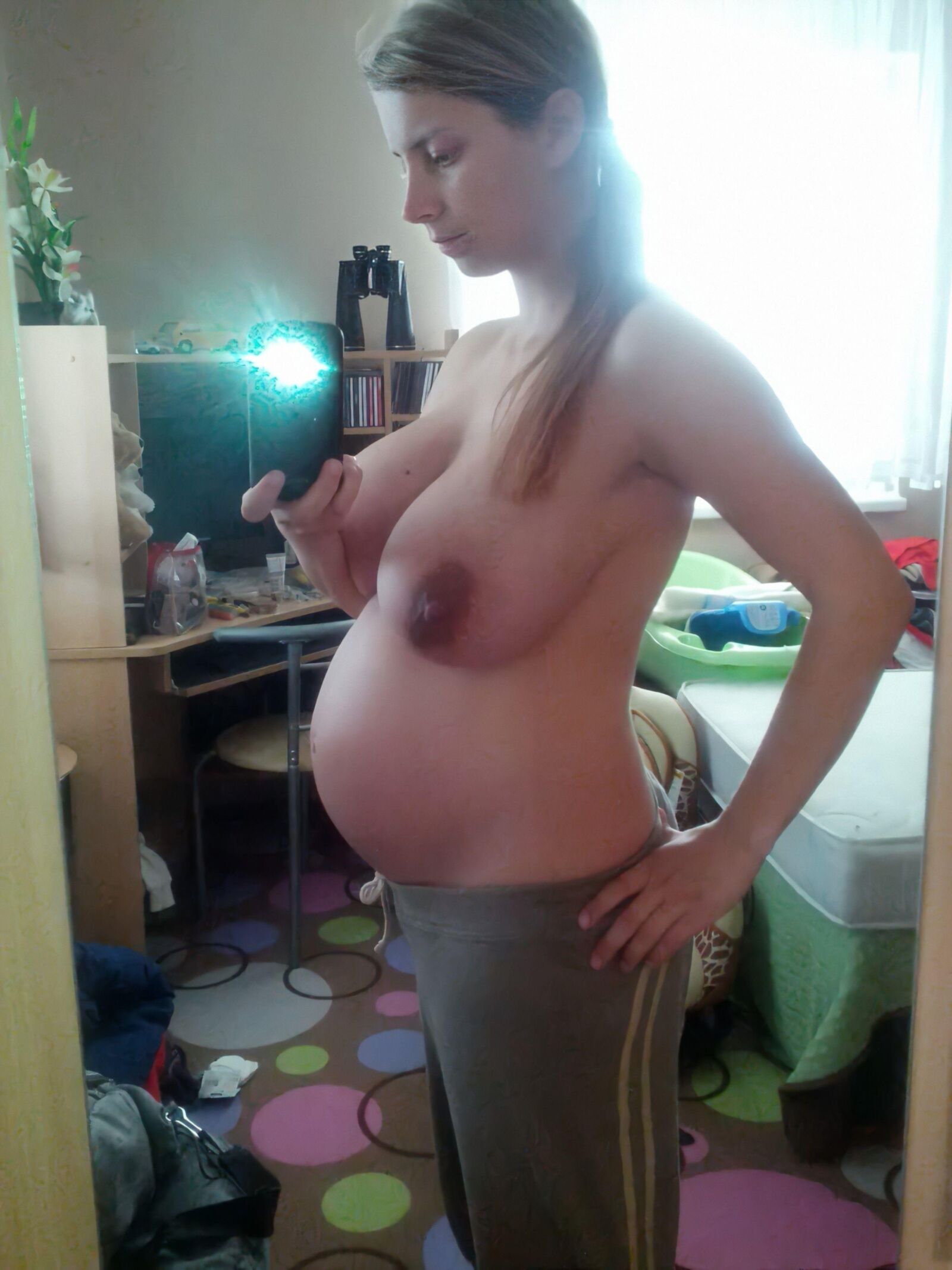 Mirror mirror on the wall, who's the sexiest preggo of them all?