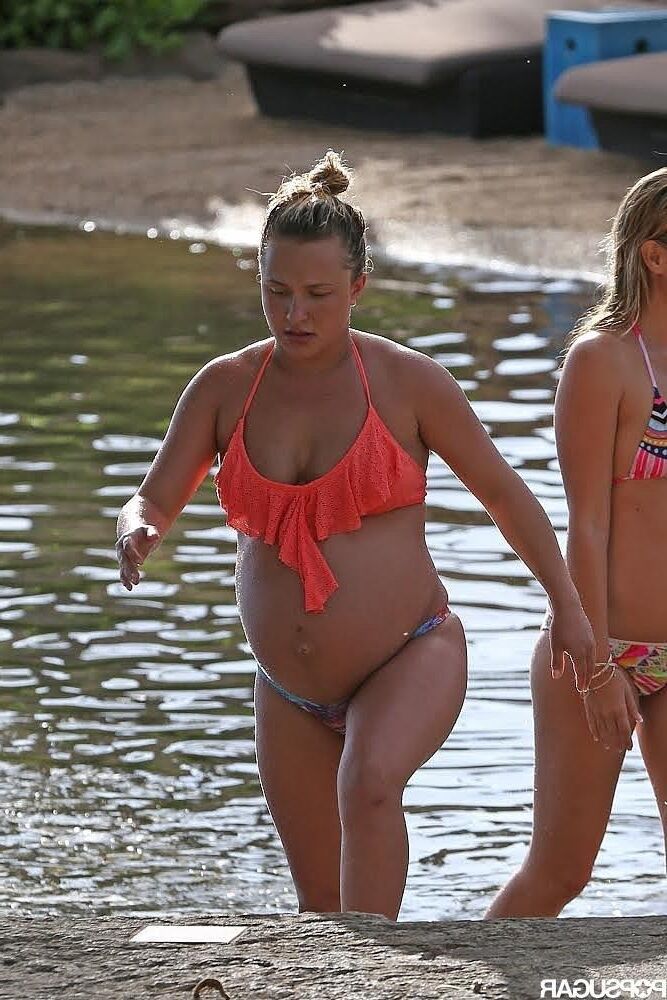 Hayden Panettiere bikini embarazada