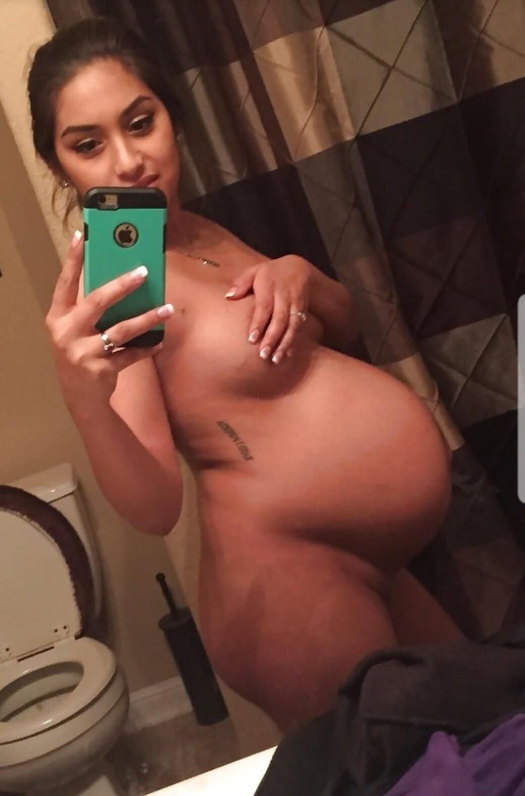 Preggo-Selfies - Stolz auf ihren traechtigen Wanst