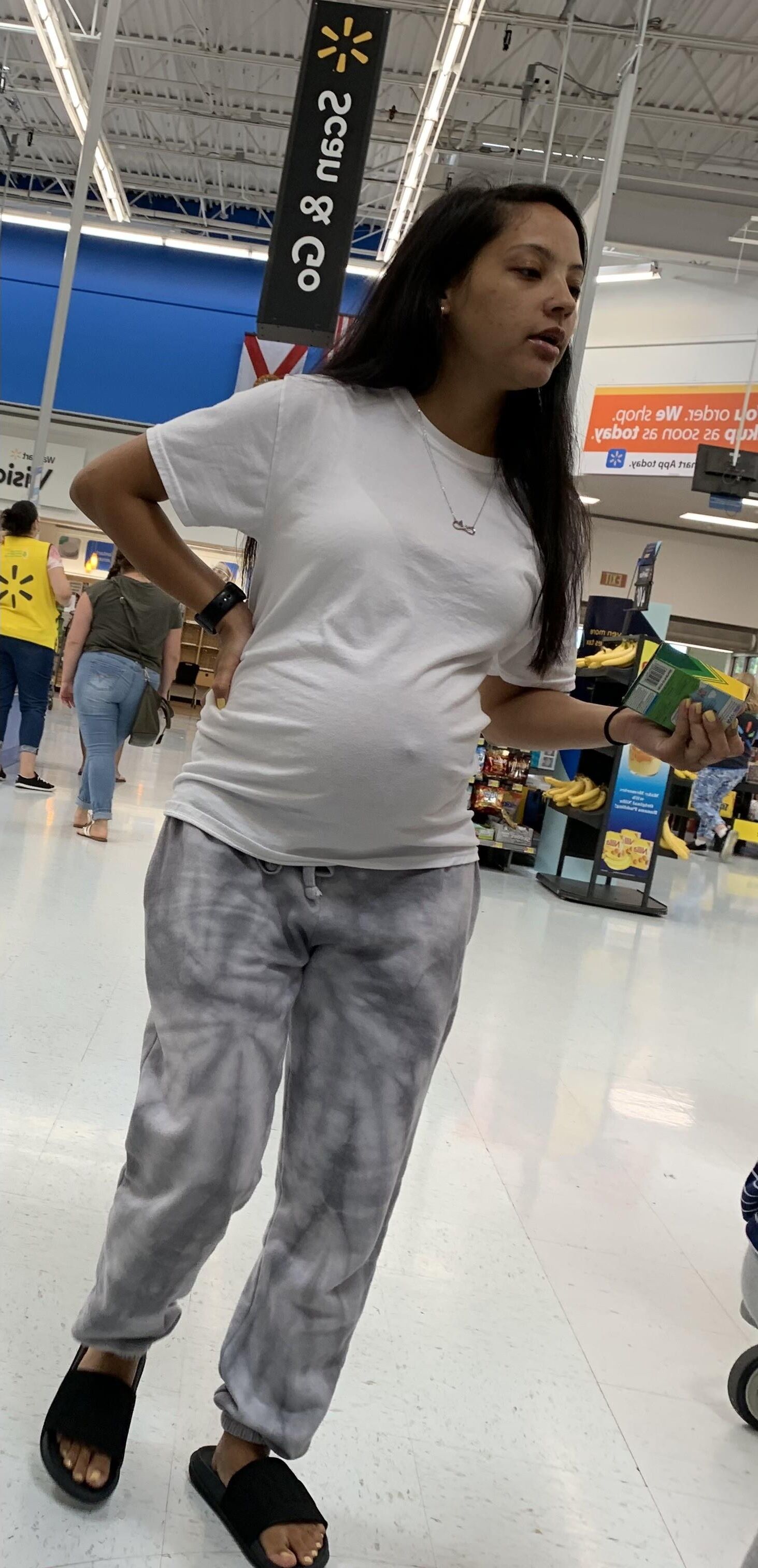 [Pregnant] women at supermarket