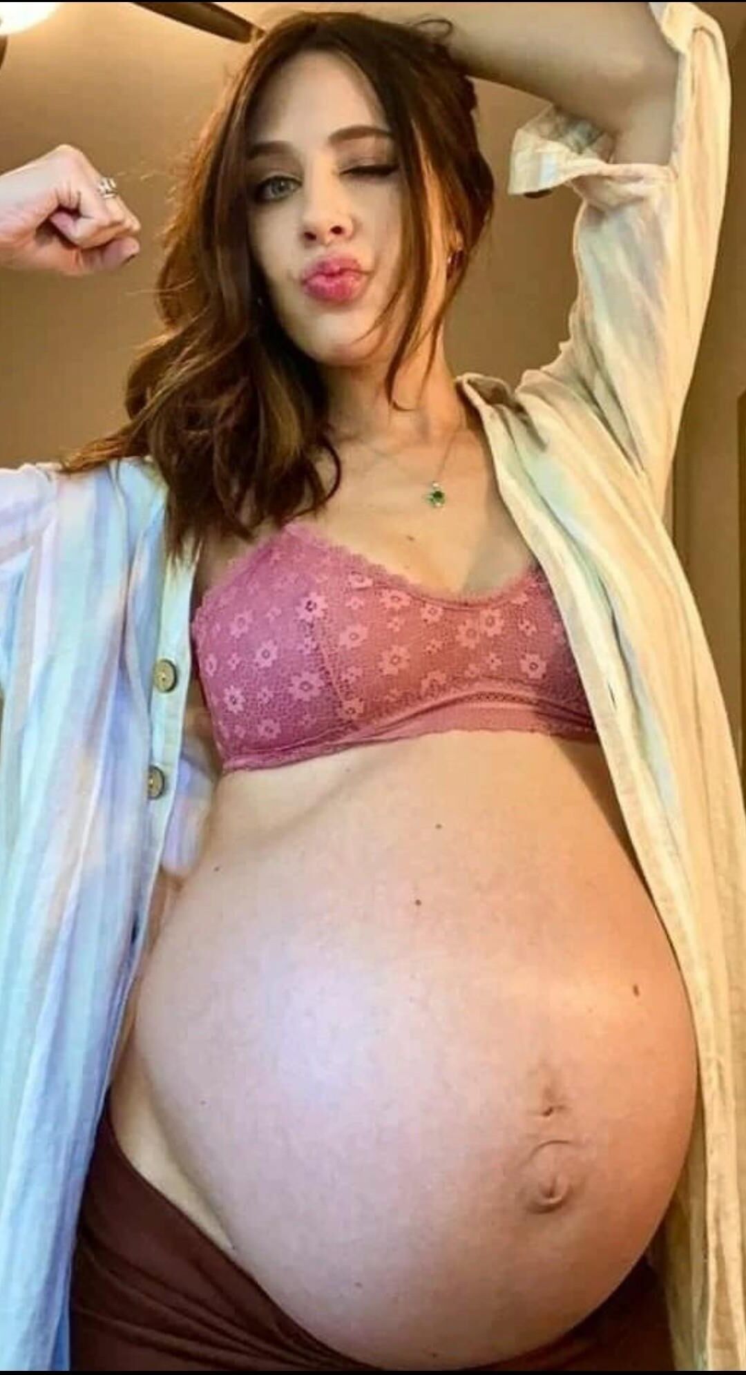 Sexy, Swollen Pregnant Bellies