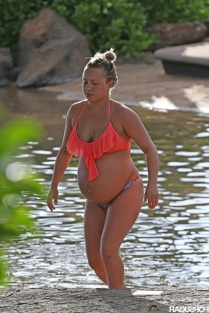 Hayden Panettiere bikini embarazada