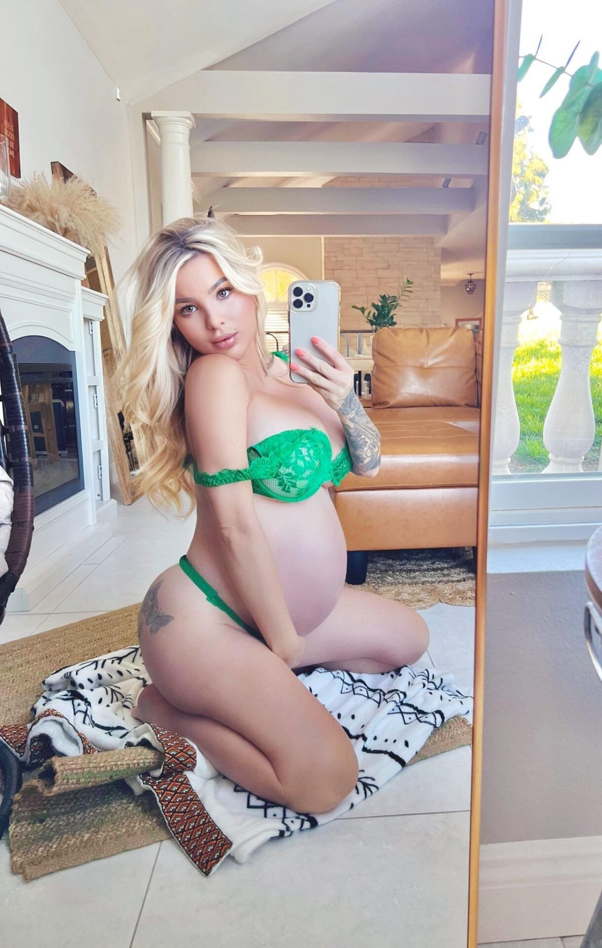 Pregnant Jessica is My favorite Instagram girl 