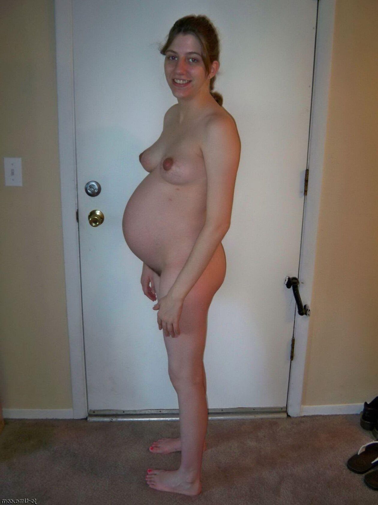 Amateur pregnant teen at home