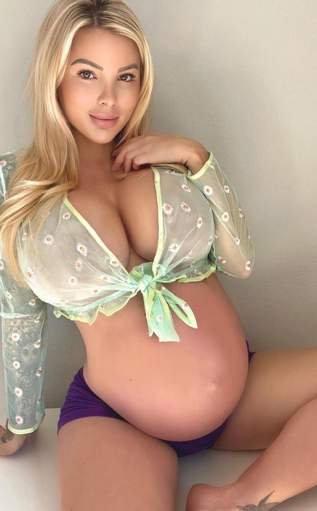 Pregnant Jessica is My favorite Instagram girl 