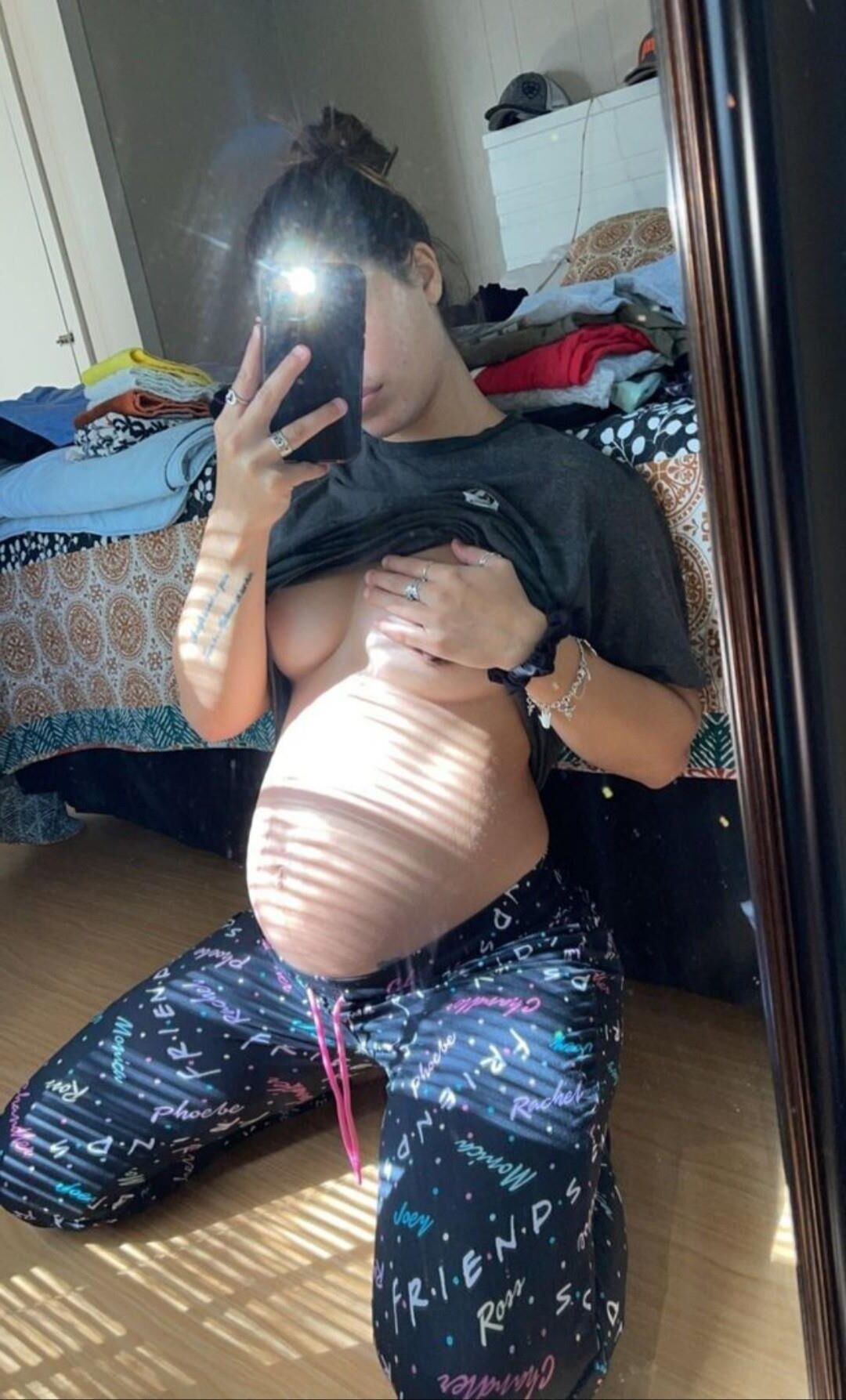 Mirror mirror on the wall, who's the sexiest preggo of them all?