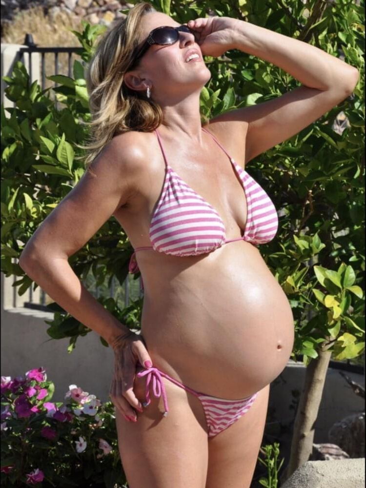 Pregnant in bikini