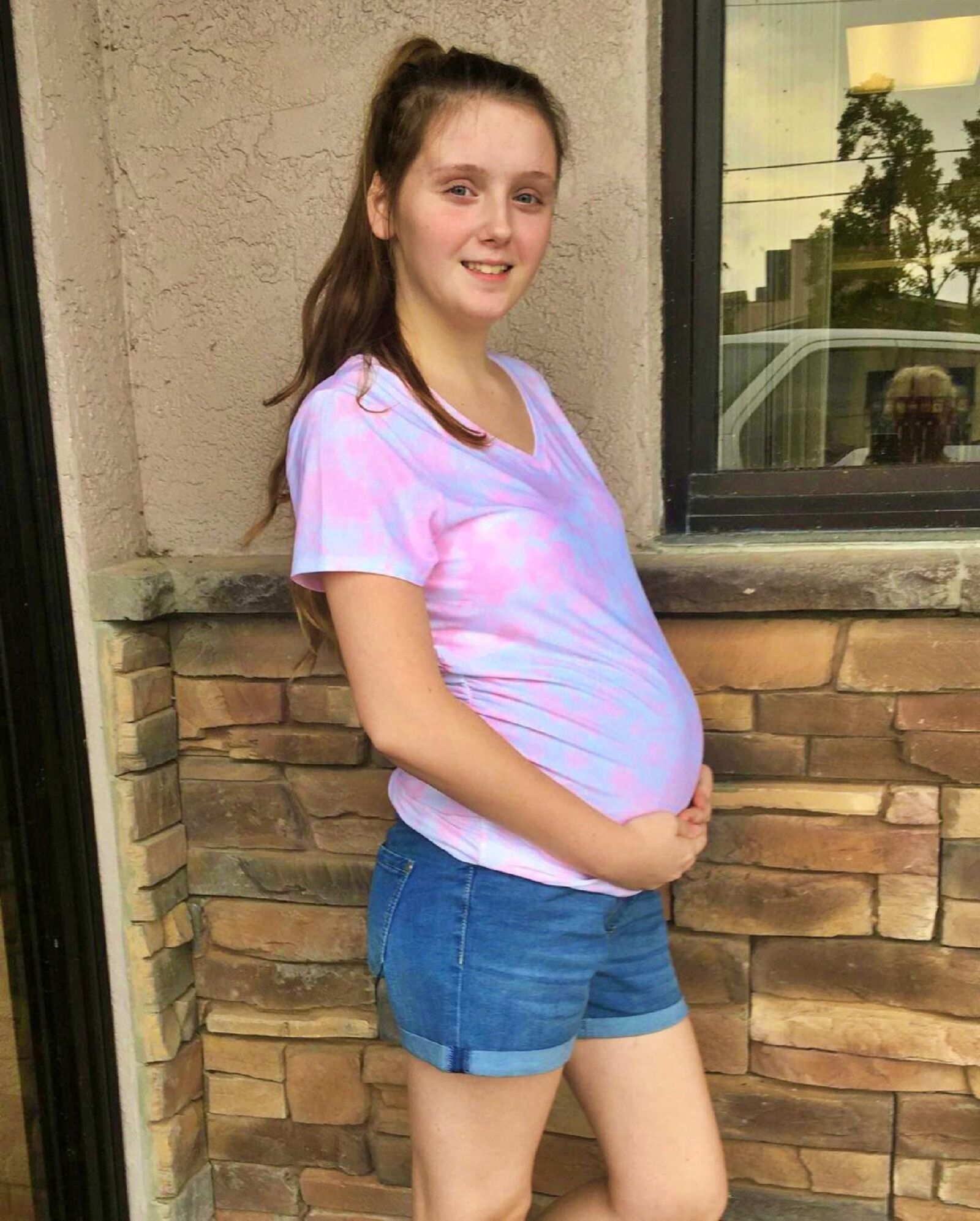 PREGNANT TEEN AVERY