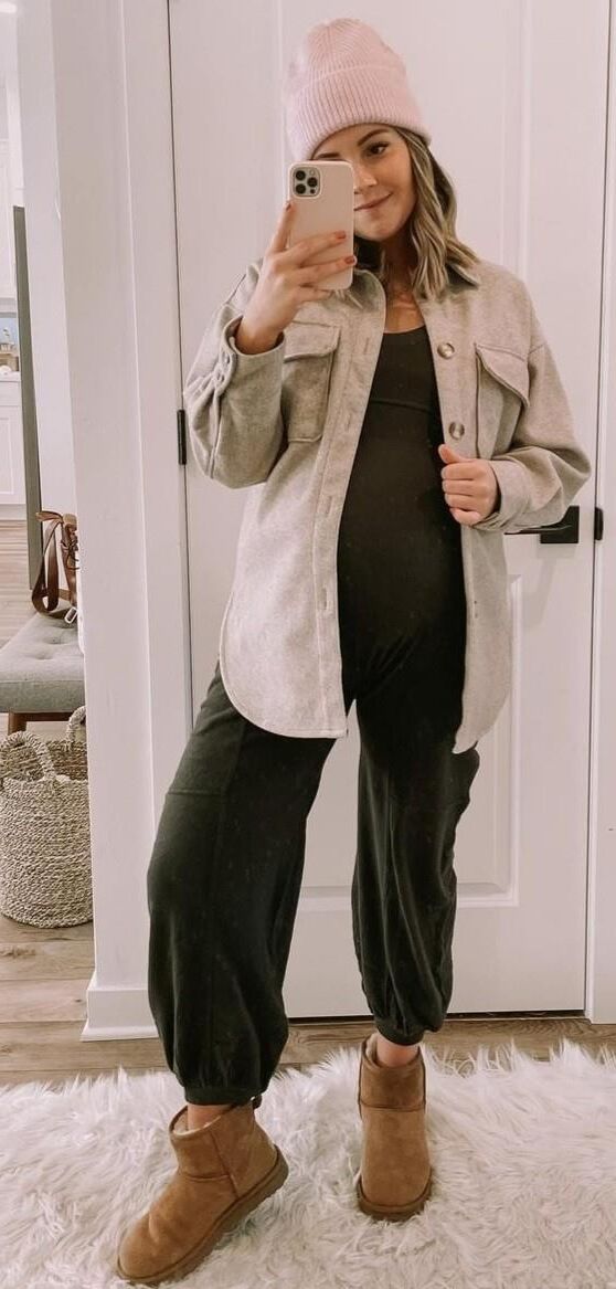 Pregnant Blonde Influencers 1