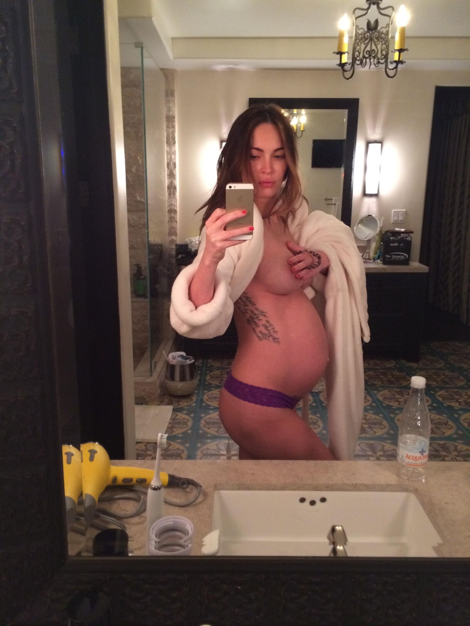 Mirror mirror on the wall, who's the sexiest preggo of them all?