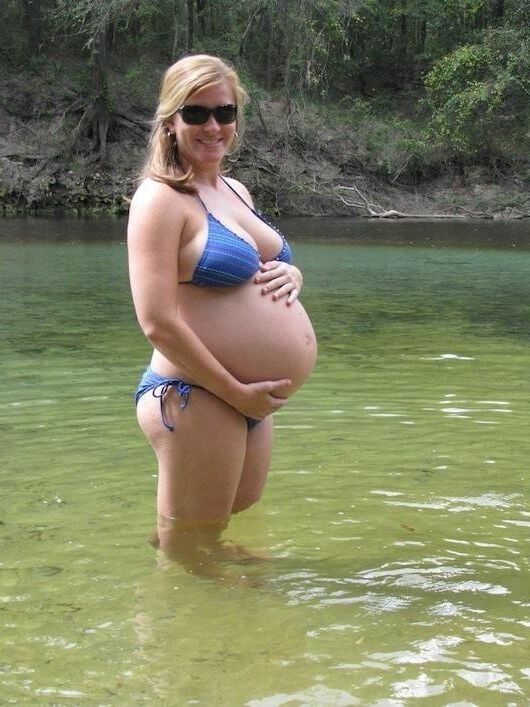 Pregnant in bikini