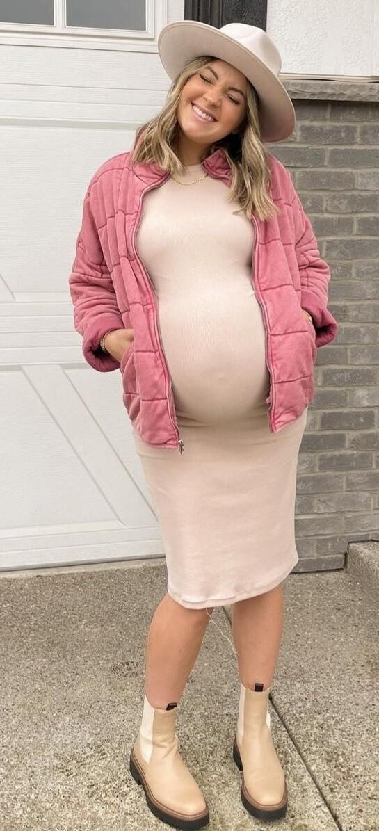 Pregnant Blonde Influencers 1