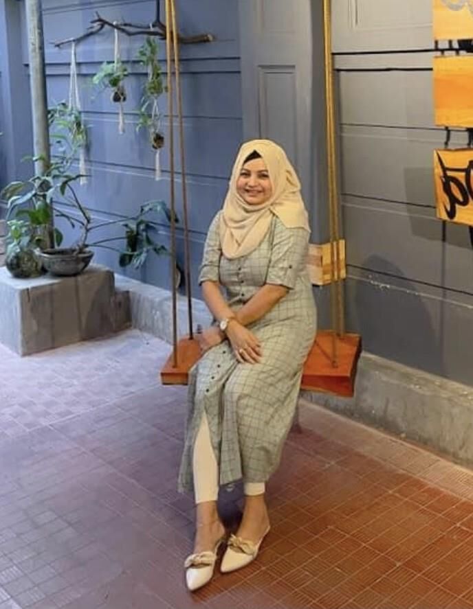 Pregnant hijabi milf