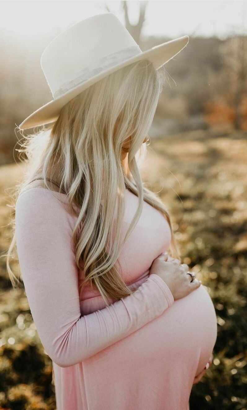 Pregnant Blonde Influencers 1