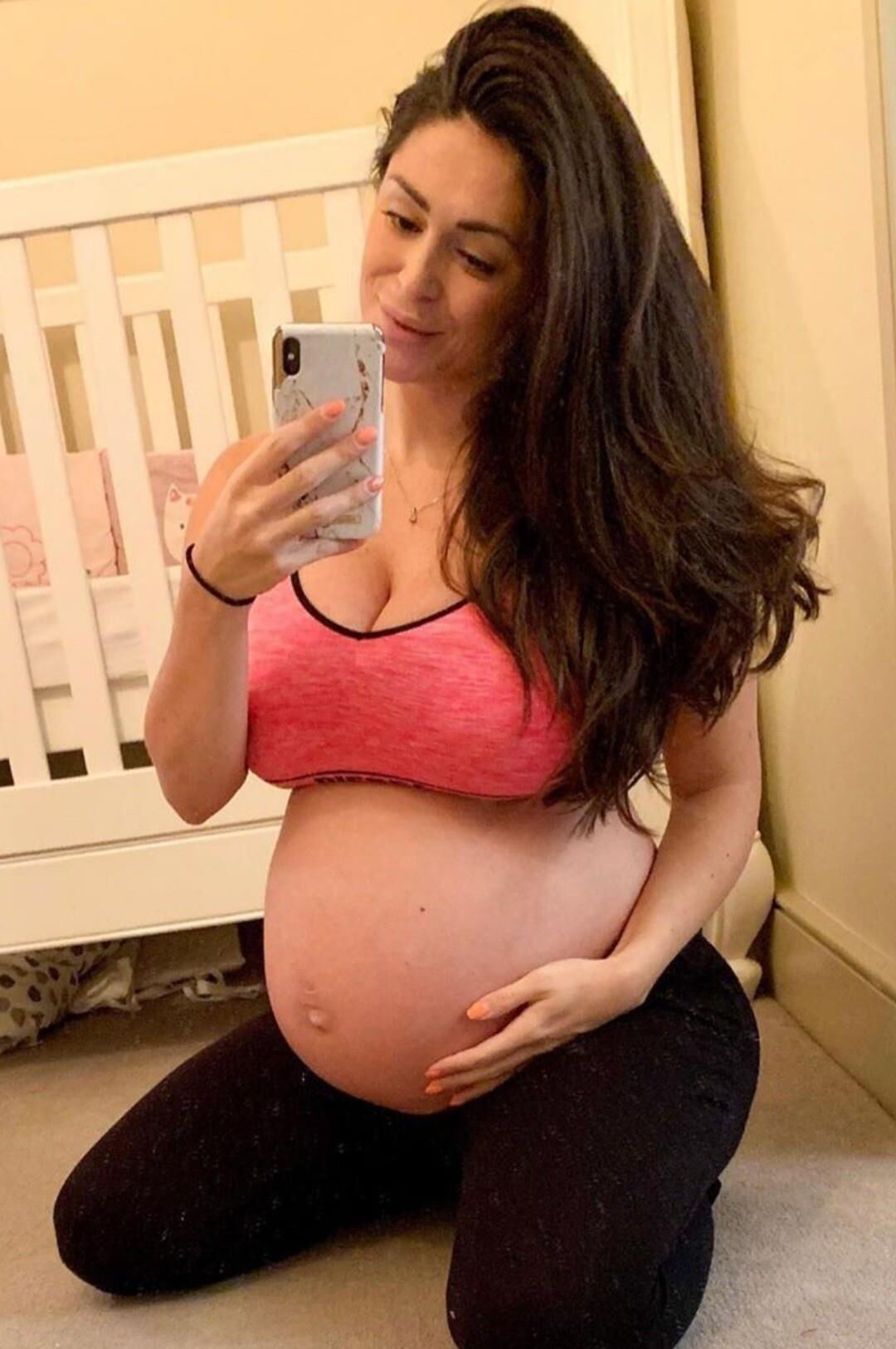 Mirror mirror on the wall, who's the sexiest preggo of them all?