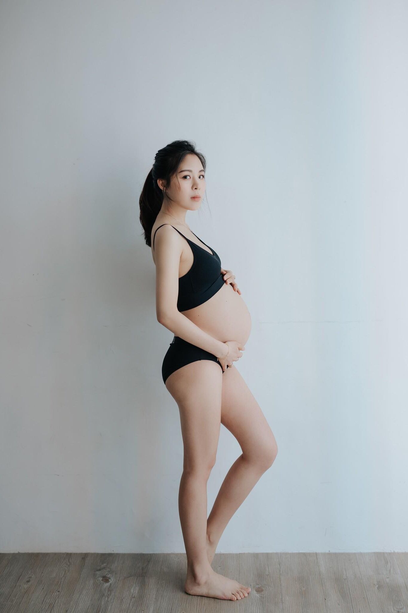 Pregnant Asian Women 3