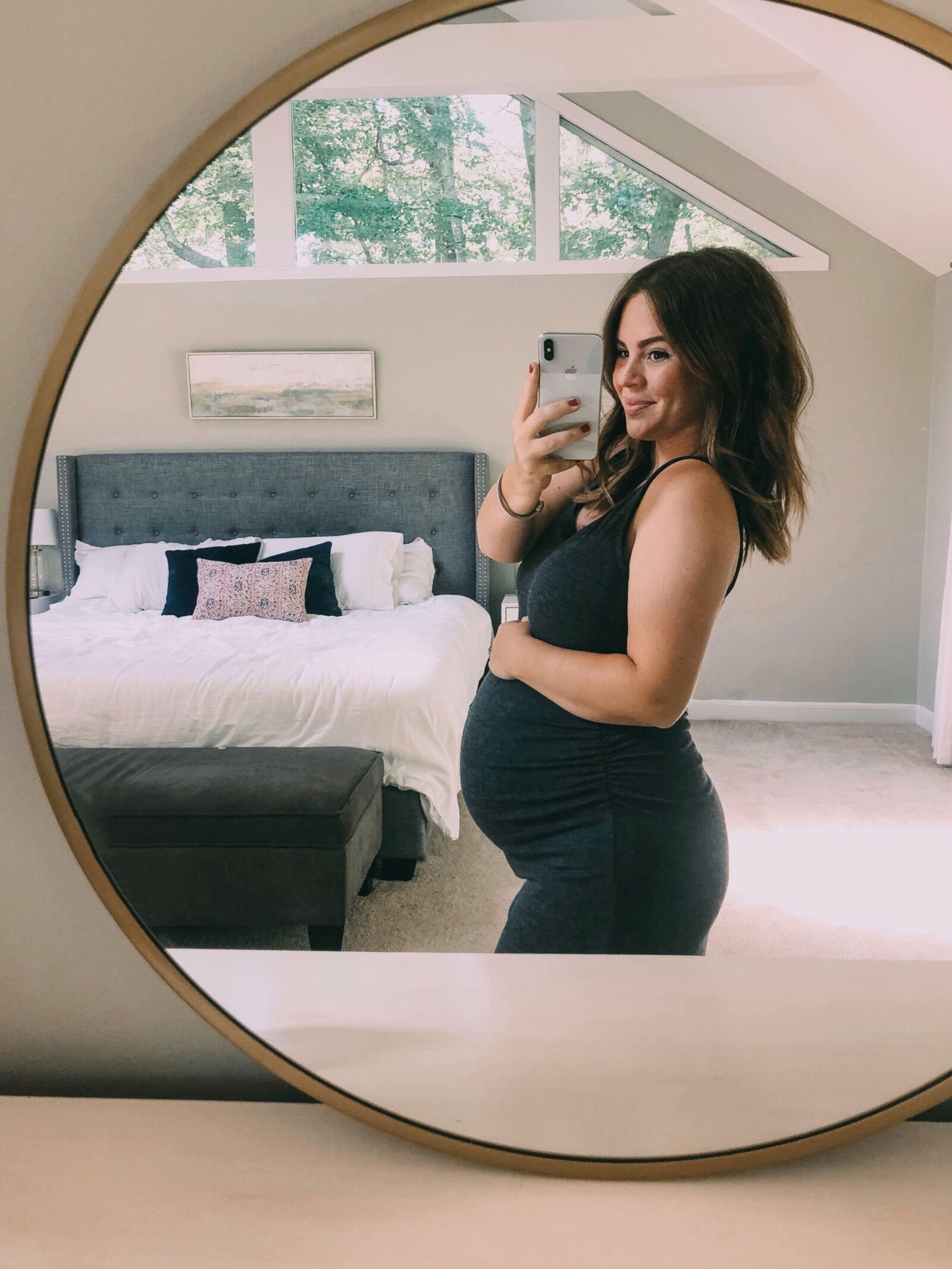 Mirror mirror on the wall, who's the sexiest preggo of them all?