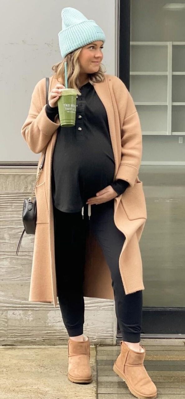 Pregnant Blonde Influencers 1