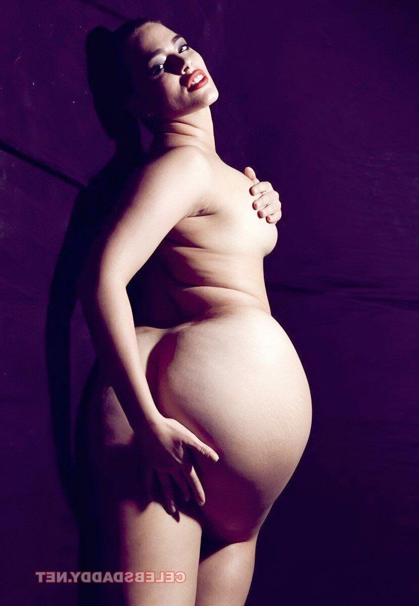 Ashley Graham NUDE Pregnant Pics Sports Illustrated Model