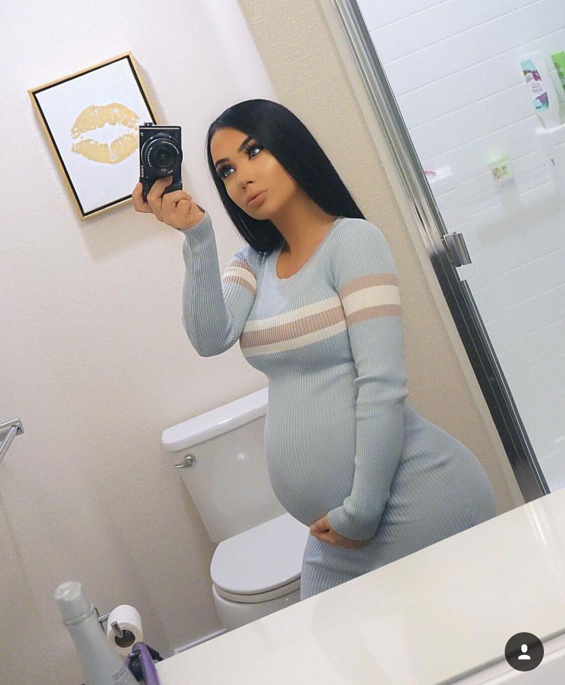 Mirror mirror on the wall, who's the sexiest preggo of them all?