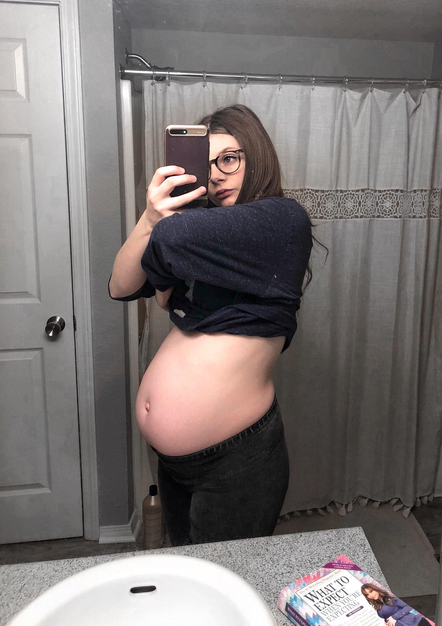 Mirror mirror on the wall, who's the sexiest preggo of them all?