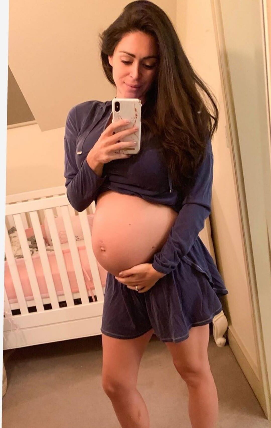 Mirror mirror on the wall, who's the sexiest preggo of them all?